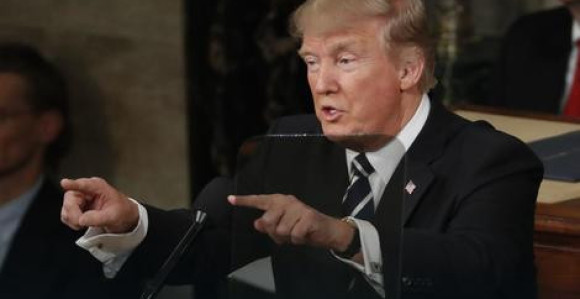 Tramp pobrao aplauze u Kongresu