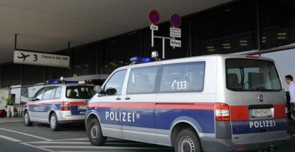 Putnici bili u avionu šest sati