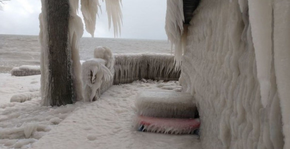 Ameriku pogodio ledeni cunami