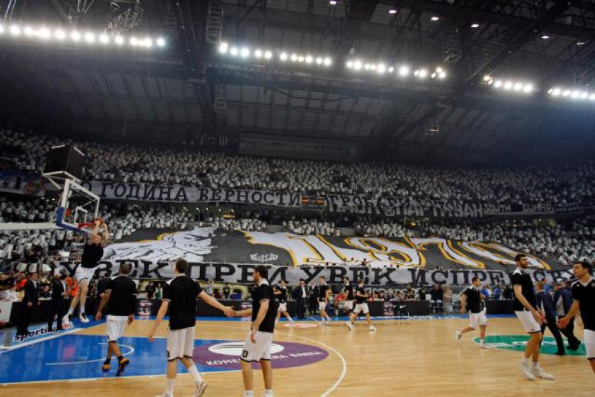 Video: Dan kada je crno-bijela Arena progutala Makabi za Fajnal-for u Parizu!