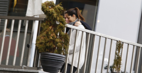 Ana Ivanović sa sinom u šetnji