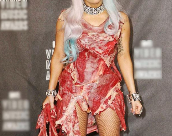 Na nogama biftek, a na glavi...