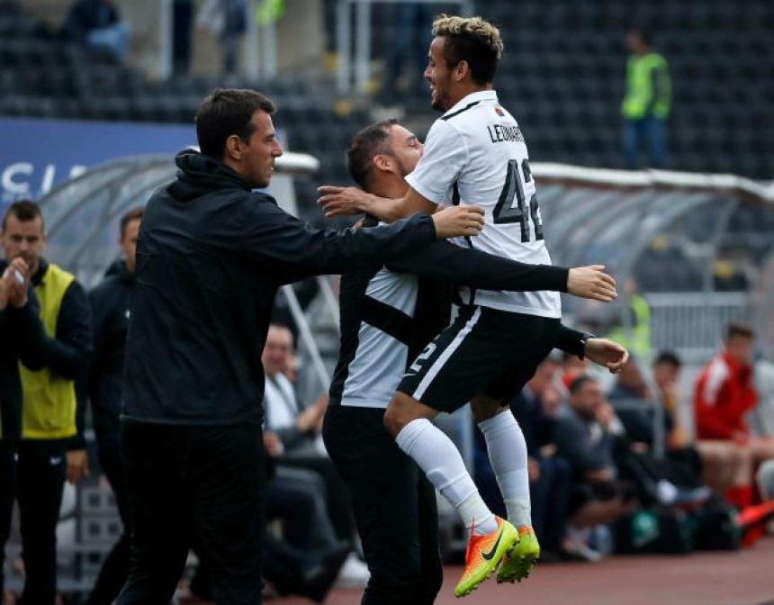 Video: Nezaustavljivi Leonardo - 22 gola na 33 utakmice!