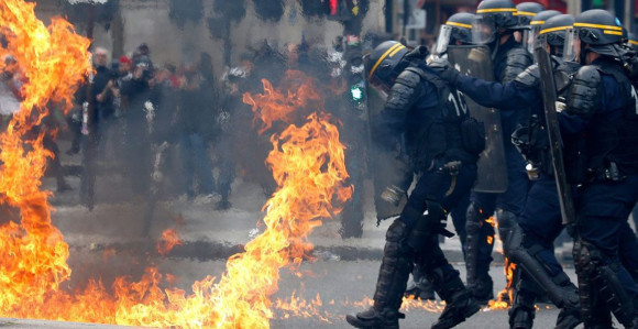 Sukob policije i demonstranata  