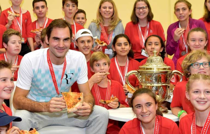 Svi znamo šta i kako (ne) jede Đoković, a kako to radi Federer?