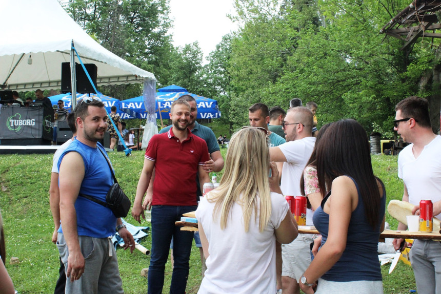 Весело за Први мај у Лопарама