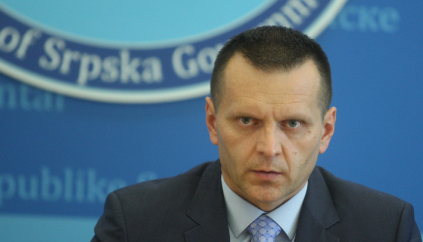 Режим разматра одлазак Лукача?!