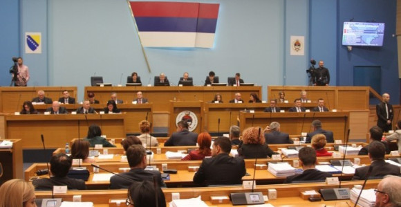 Ko zloupotrebljava institucije Srpske?