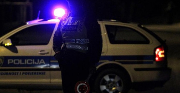 Nožem povrijedio četiri policajca