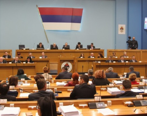 Ko zloupotrebljava institucije Srpske?