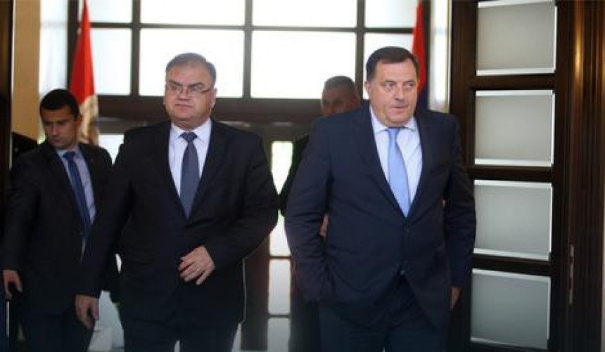 Dodik prvi put u Ivanićevom kabinetu