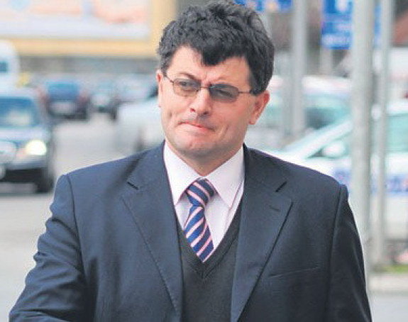 Nisam jedini koji misli da treba mijenjati vladu