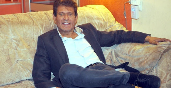 Preminuo pjevač Sinan Sakić