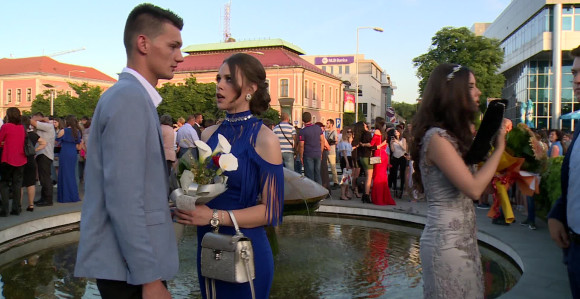 Kazne zbog fotki maturanata u RS  