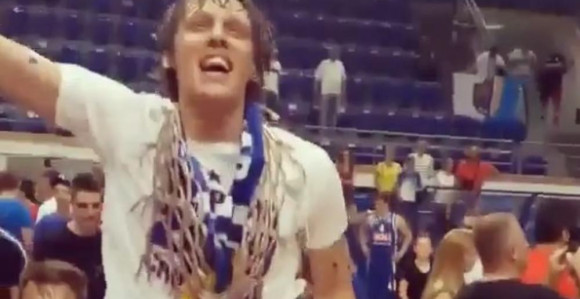 Luković titulu proslavio uz Partizanovu pjesmu!