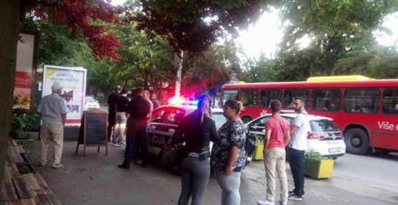 Djevojku vukli i čupali za kosu