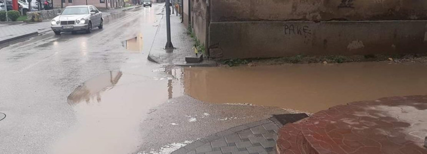 Заплављено више кућа у Бијељини
