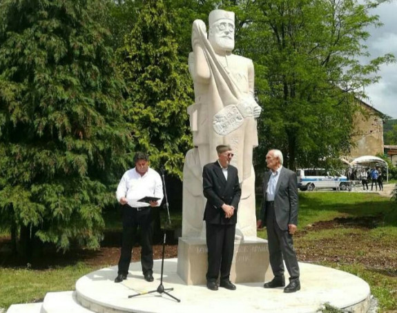 Otkriven spomenik Draži Mihailoviću 