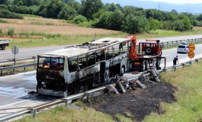 Изгорио аутобус на ауто-путу