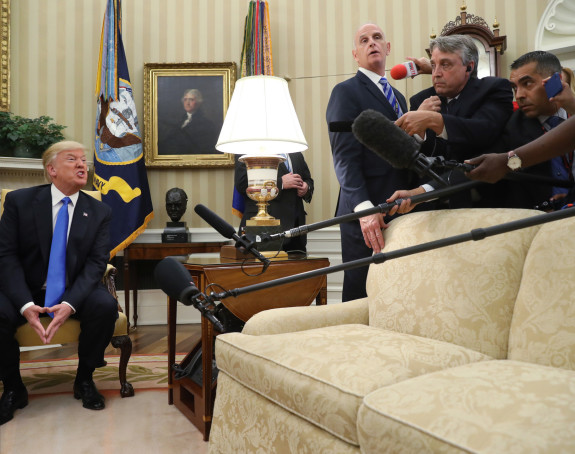 Tramp zamalo da dobije po glavi