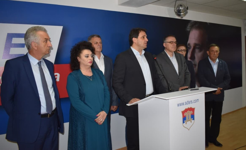 SDS predstavio izborne liste
