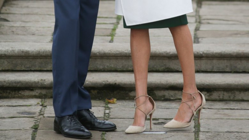 Zašto Megan nosi veću obuću?