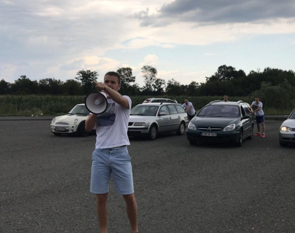 Skupo gorivo, "vozimo u leru"