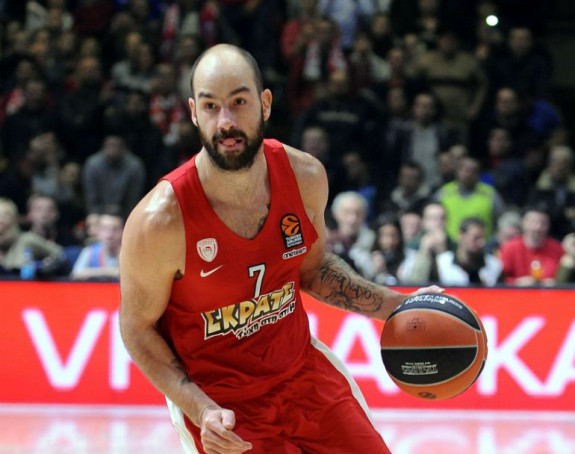 Legenda vjerna Pireju! Uz drastično manju platu...!