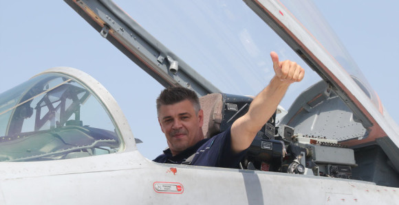 Video - Partizanska eskadrila: Savo "letio" u MIG-u!