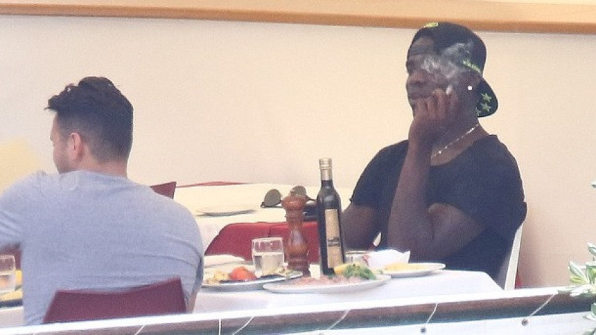 Baloteli - cigareta, šoping... Ma, ko šiša fudbal!