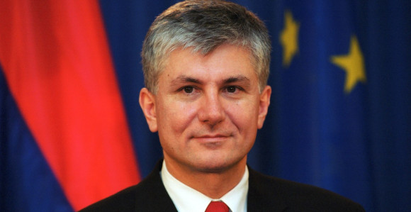 Incident na otvaranju spomen-sobe Đinđiću