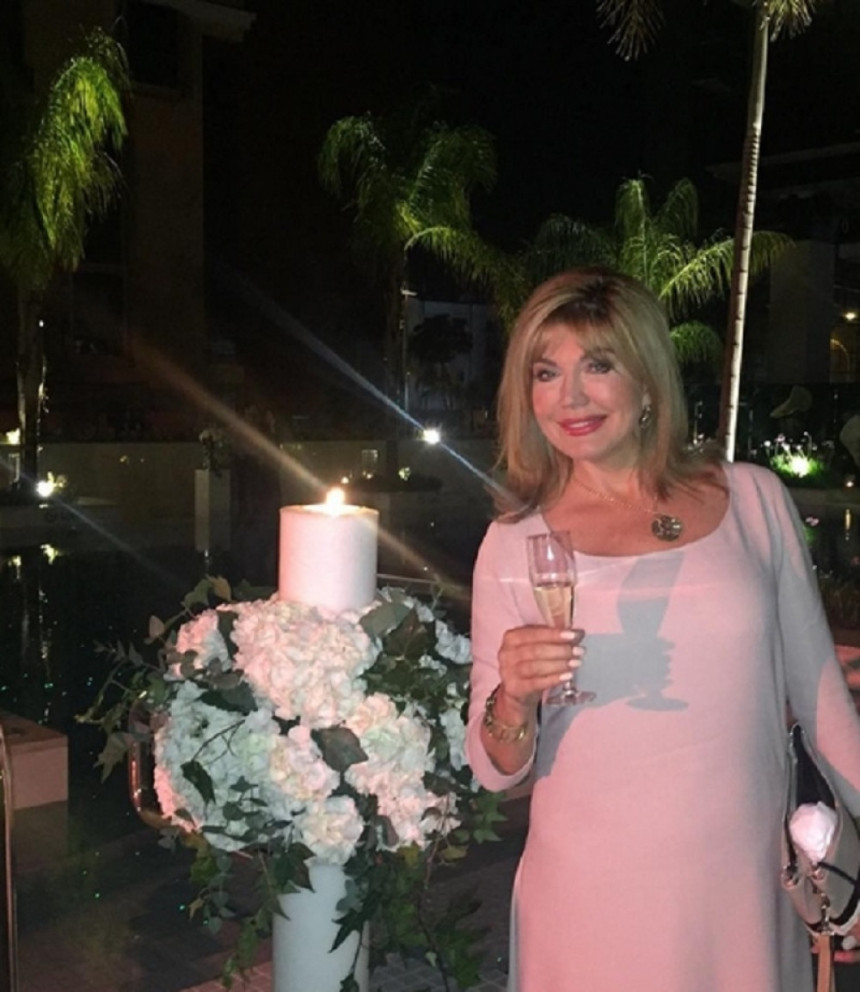 Prešla pola sveta da kupi burme