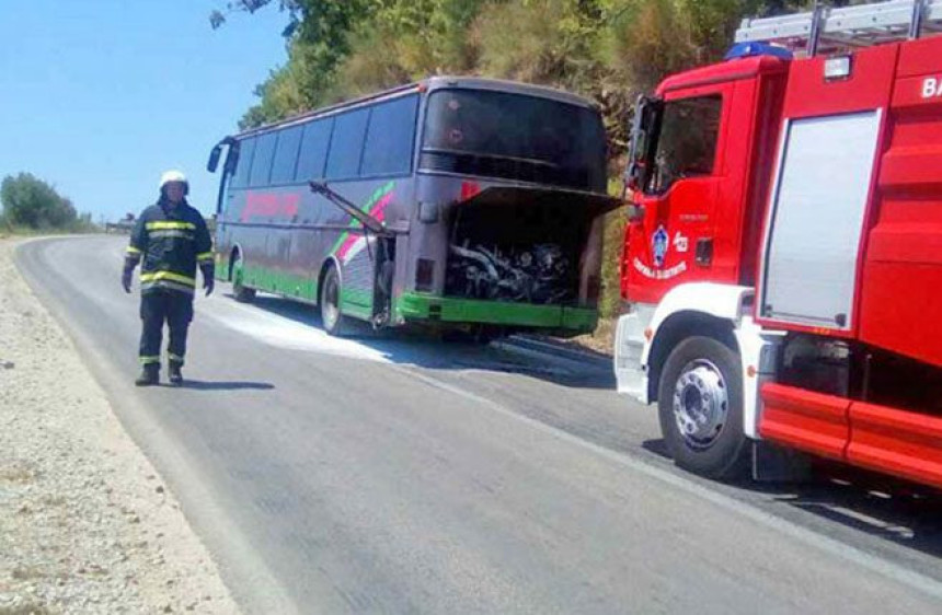 Gorio autobus kod Herceg Novog