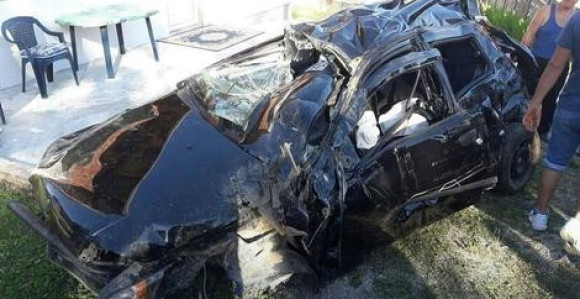 Fiatom udario u ogradu i kuću