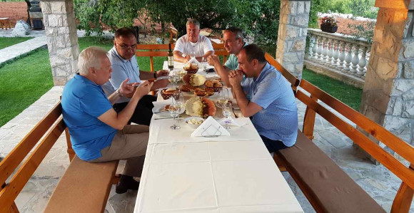 Ivancov u društvu Ivanića