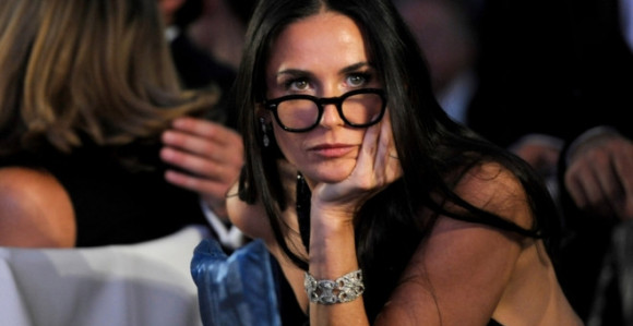 Do zore zaglavila na splavu