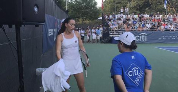 Jelena zbog povrede predala meč u Vašingtonu!