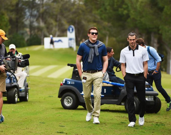 Zidan uzeo metlu u ruke, Bejl dohvatio štap za golf!