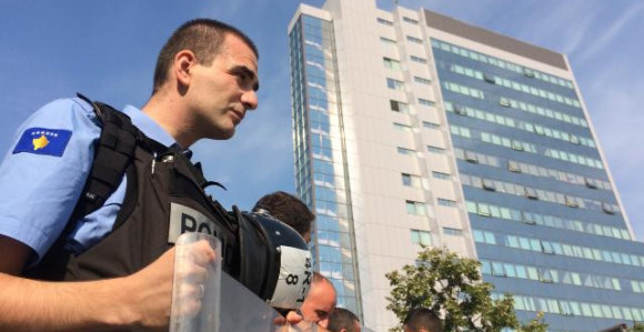 Demonstranti ispred kosovske skupštine