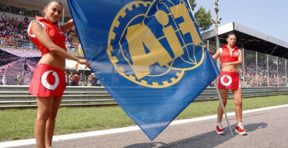 F1: Monca zove Hamiltona, Fetela i drugove!