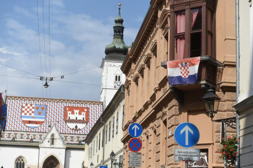 Tito skinut sa zagrebačkog trga 