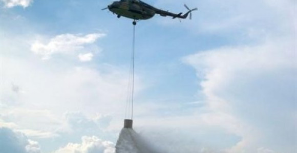 Helikopter gasi požar u Trebinju