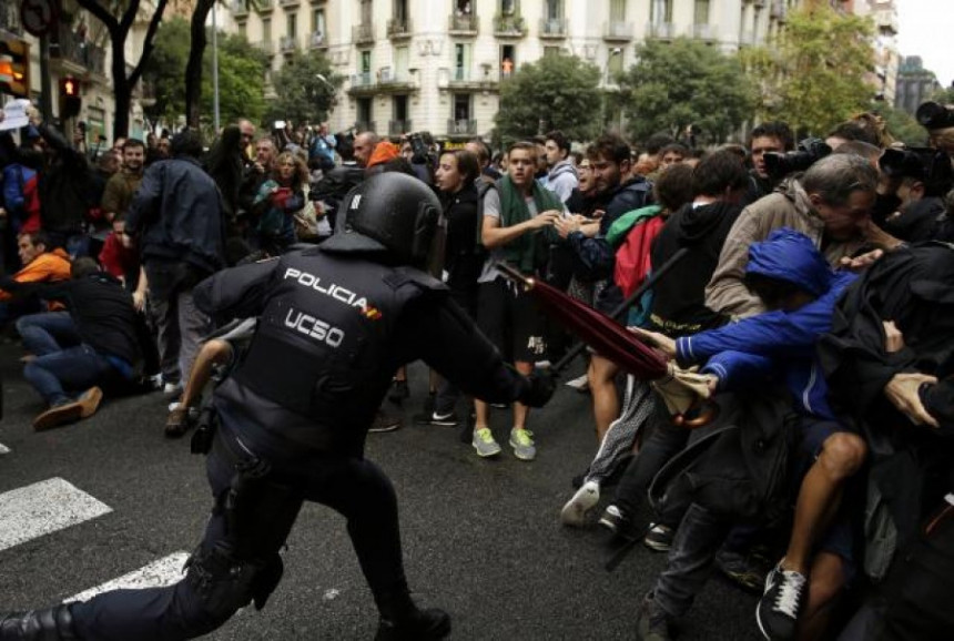 Haos u Kataloniji: Povrijeđeno 460
