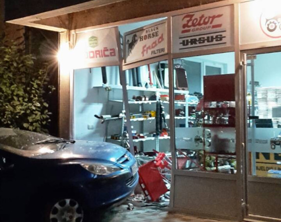 Pijani vozač udario u izlog 