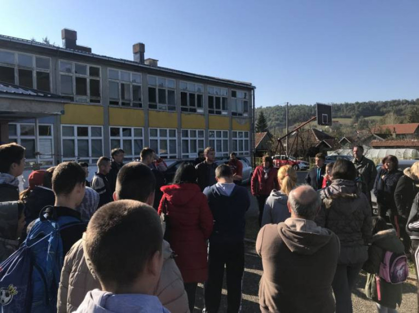 Do daljnjeg djeca ne idu u školu