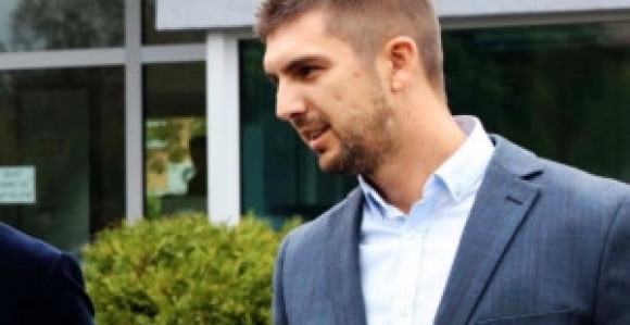 Prvo verbalni, pa fizički obračun