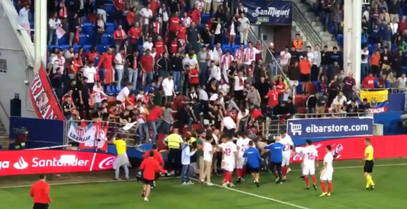 Povrijeđeno 14 navijača Sevilje