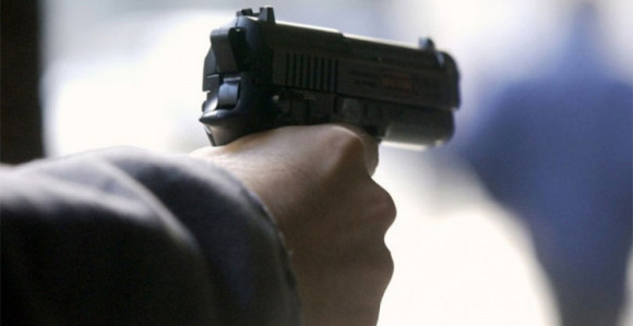 Čuvar stradao čisteći pištolj