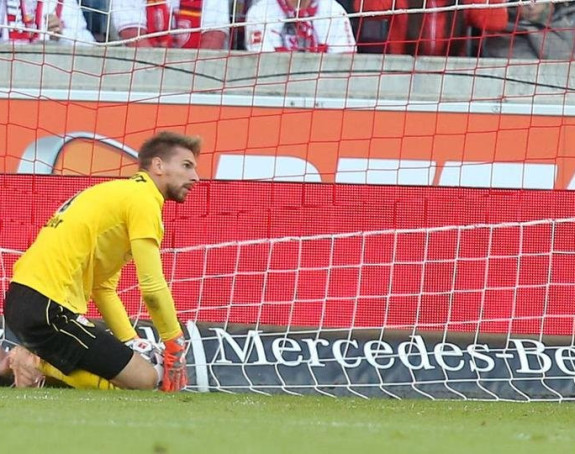 Video - Autogol sezone! Kad se golman isključi…