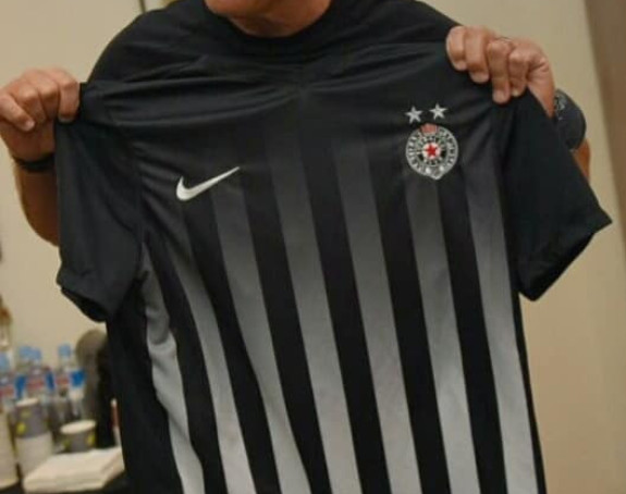 Eros Ramacoti obožava crno-bijele!